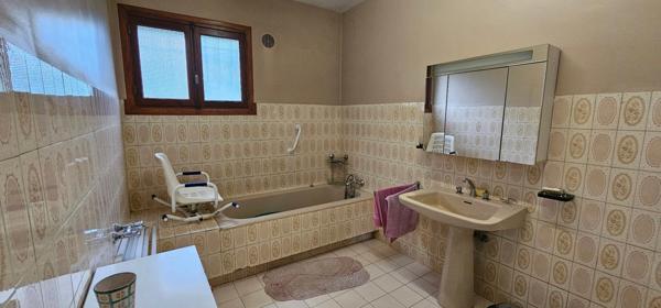 Maison à vendre 157m2-6 pièces- MOUGINS (06) proche toutes commodités