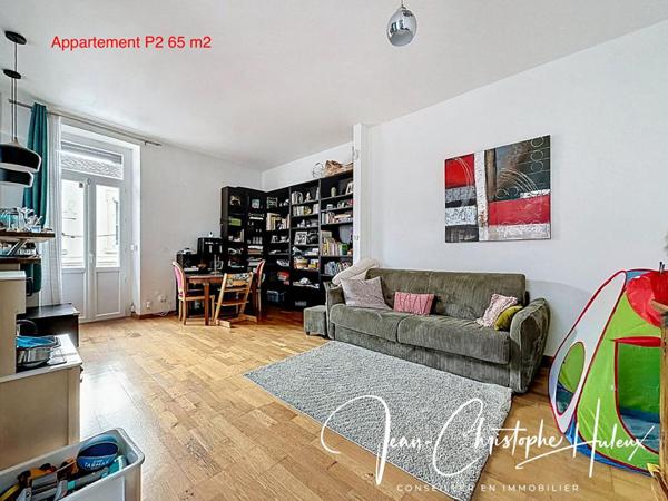 30000 NIMES Immeuble de 3 Appartements loués