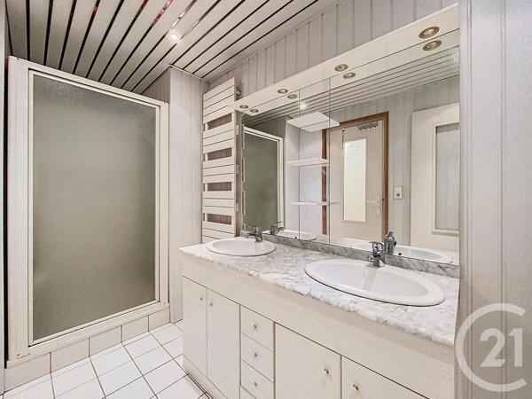 Appartement F2 Bis à vendre  3 pièces - 60,53 m 2   LE PUY EN VELAY  - 43