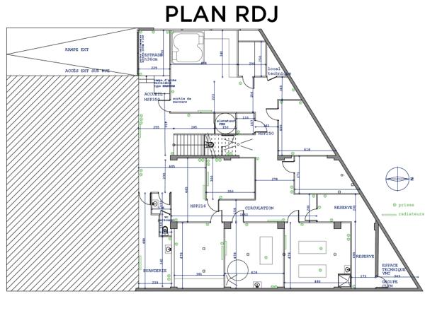 73000 CHAMBERY - MURS LIBRES,  Local commercial 500 m²