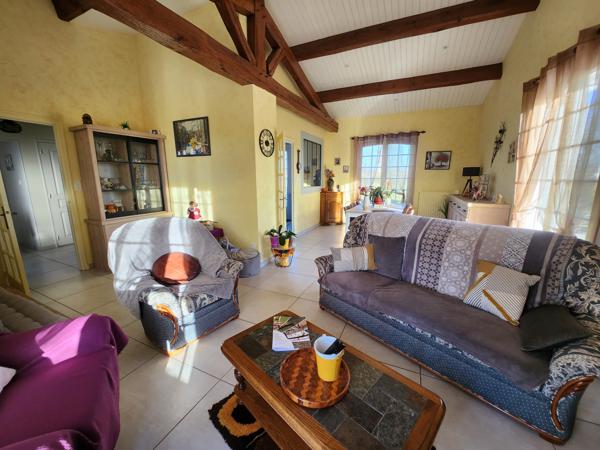 Sainte-Gemme-la-Plaine (85400) Maison avec accès plain-pied et sous-sol complet de 100m2