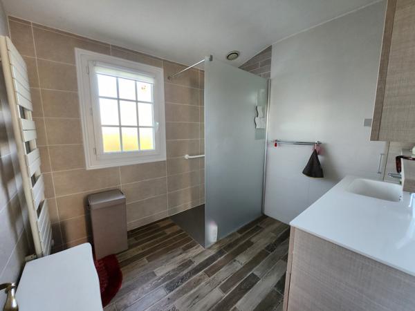 Sainte-Gemme-la-Plaine (85400) Maison avec accès plain-pied et sous-sol complet de 100m2