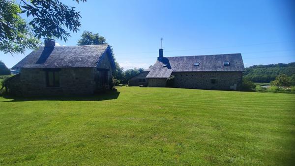 PROPRIETÉ EN PIERRES MAISON +FOURNIL+GRANGE