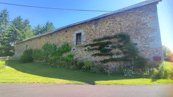 PROPRIETÉ EN PIERRES MAISON +FOURNIL+GRANGE