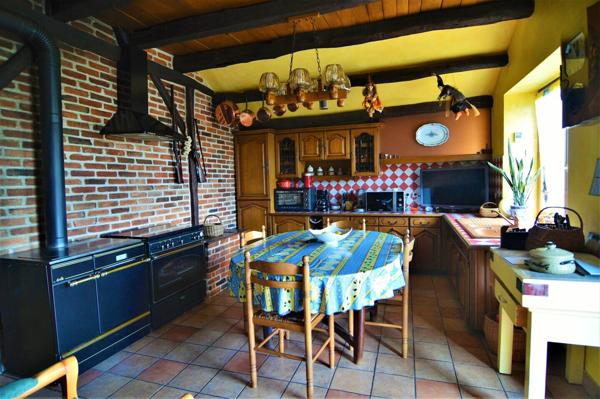 PROPRIETÉ EN PIERRES MAISON +FOURNIL+GRANGE