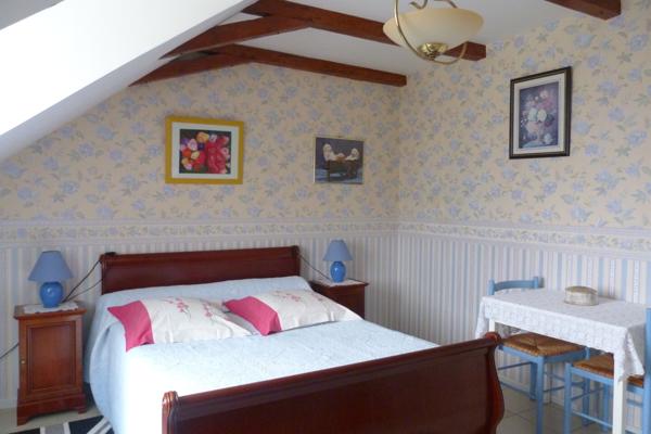 PROPRIETÉ EN PIERRES MAISON +FOURNIL+GRANGE