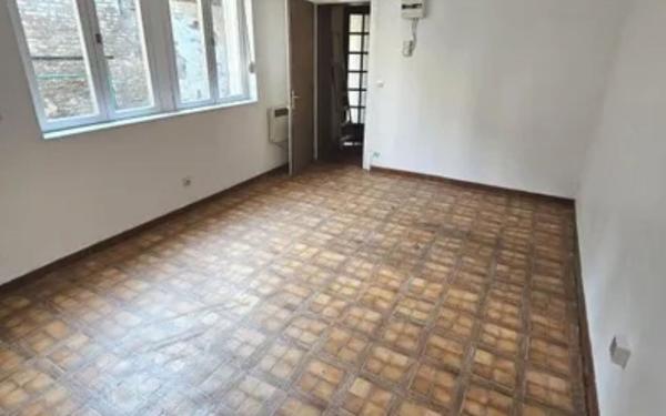 Maison à vendre    2 pièces •  Guise