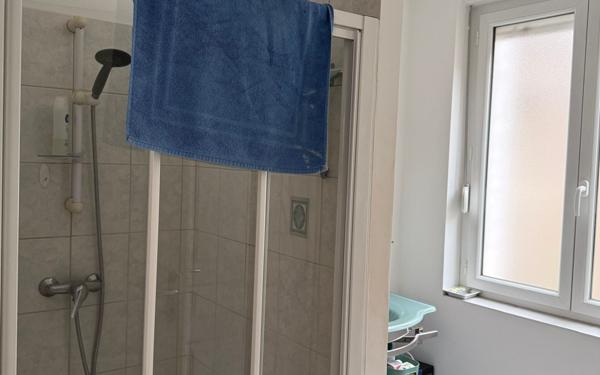 Maison à vendre    2 pièces •  Guise