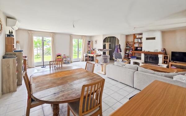 Maison à louer    5 pièces • 141,25 m2 Roquefort