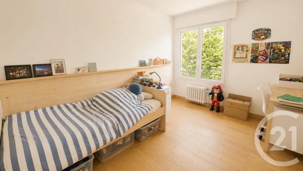 Appartement T4 à vendre  5 pièces - 120 m 2   CHAMBERY  - 73