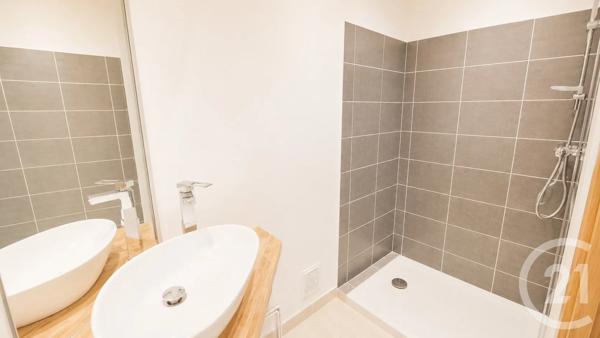 Appartement T4 à vendre  5 pièces - 120 m 2   CHAMBERY  - 73