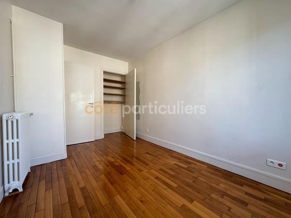 Vente
                Appartement41,16 m² - 2 Pièces -
                    ORLEANS (45000)