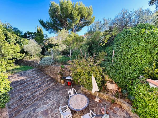 PETIT IMMEUBLE A RENOVER EN COPROPRIETE