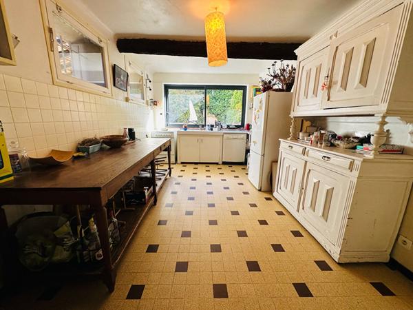 PETIT IMMEUBLE A RENOVER EN COPROPRIETE