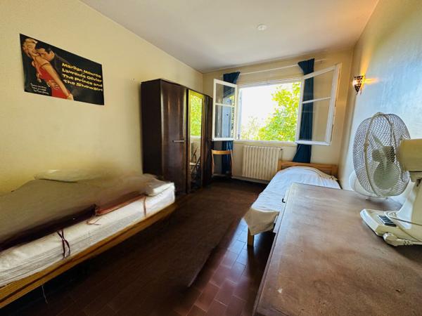 PETIT IMMEUBLE A RENOVER EN COPROPRIETE