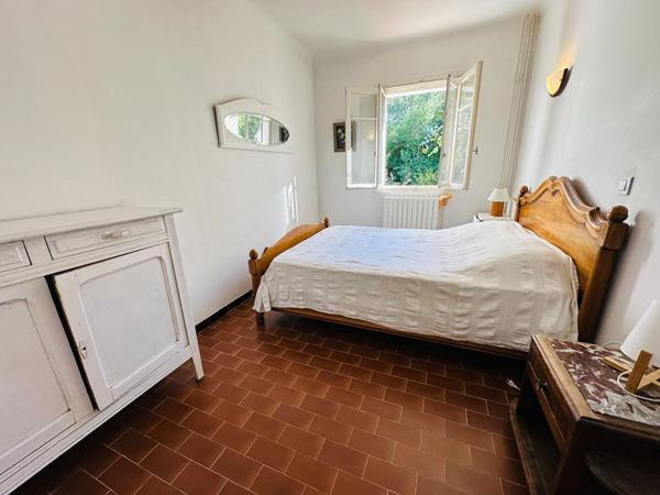 PETIT IMMEUBLE A RENOVER EN COPROPRIETE