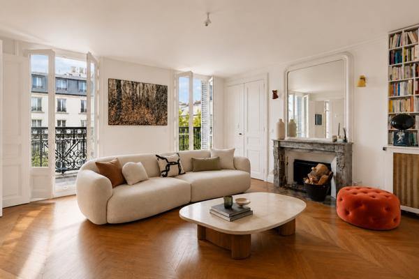 Appartement familial avec balcon - PARIS
