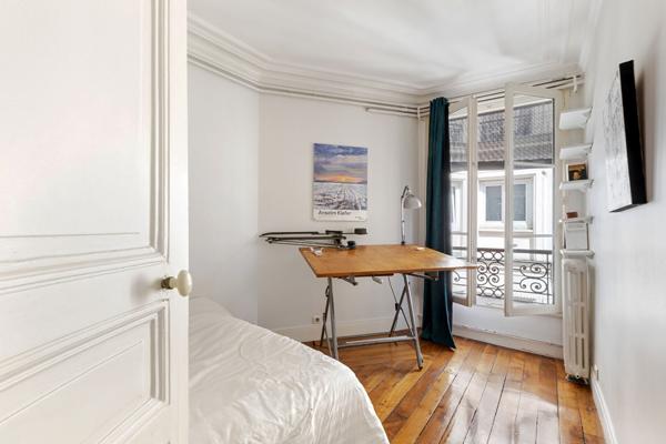 Appartement familial avec balcon - PARIS
