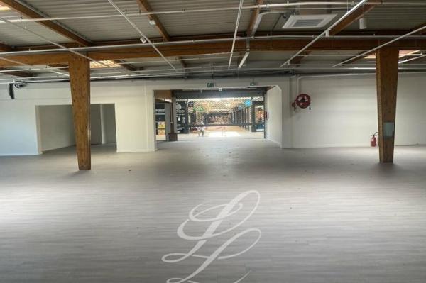 Location - COMMERCE 525 m 2