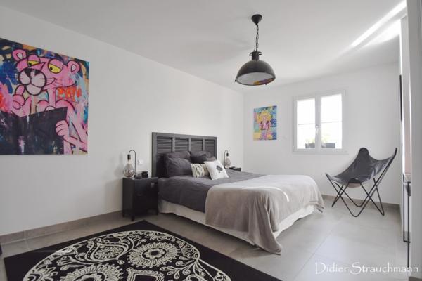 Dpt Charente Maritime (17), à vendre proche de LA ROCHELLE maison P5 de 168 m² - Terrain de 3 126,00 m²