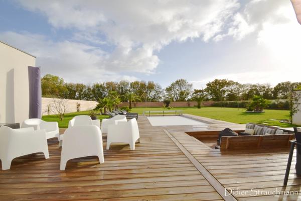 Dpt Charente Maritime (17), à vendre proche de LA ROCHELLE maison P5 de 168 m² - Terrain de 3 126,00 m²