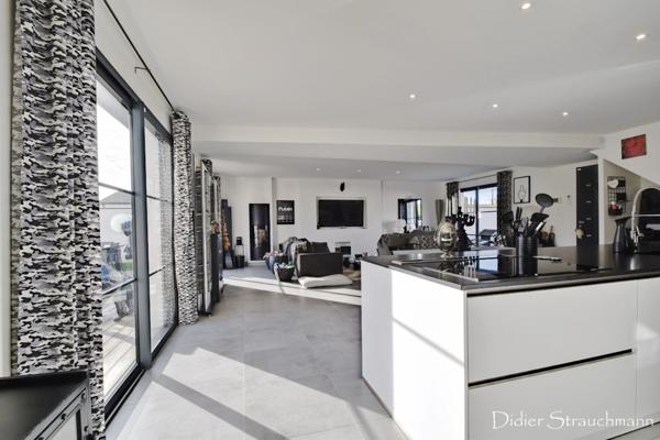 Dpt Charente Maritime (17), à vendre proche de LA ROCHELLE maison P5 de 168 m² - Terrain de 3 126,00 m²