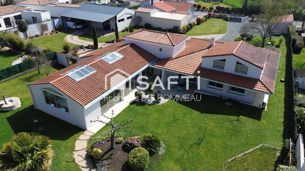 Propriété d’Exception à Mouilleron-le-Captif avec espace bien-être, pool house, atelier Eiffel 200m2