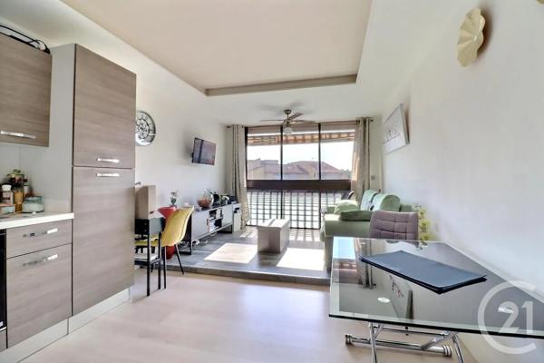 Appartement Studio à vendre  1 pièce - 21,44 m 2   FREJUS  - 83