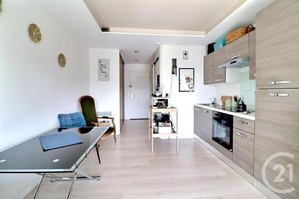 Appartement Studio à vendre  1 pièce - 21,44 m 2   FREJUS  - 83