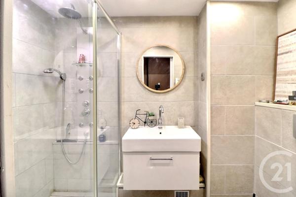 Appartement Studio à vendre  1 pièce - 21,44 m 2   FREJUS  - 83