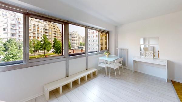 STUDIO VENDU LOUÉ ET MEUBLÉ 25,77 m²