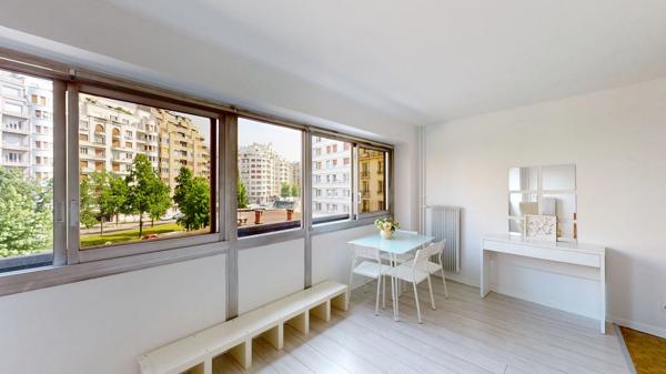 STUDIO VENDU LOUÉ ET MEUBLÉ 25,77 m²