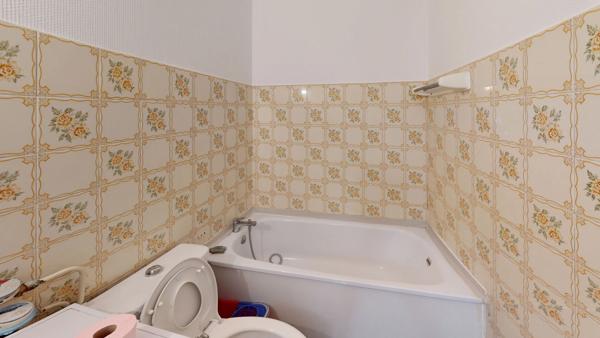 STUDIO VENDU LOUÉ ET MEUBLÉ 25,77 m²