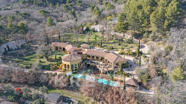 Palais au coeur du var