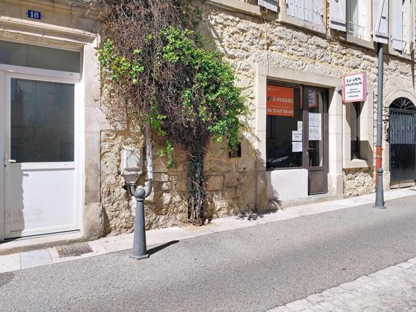 Donzere (26290) , murs commerciaux centre ville.