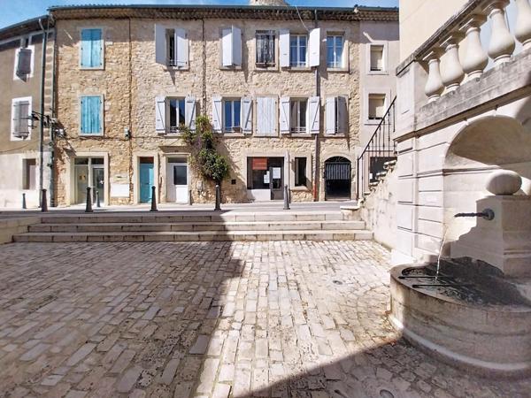 Donzere (26290) , murs commerciaux centre ville.