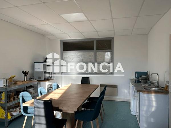 Location Local commercial 9 pièces 220 m² - 21 chemin de la Serp Castres 81100