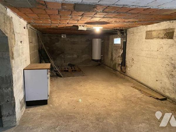 CHARTRES, quartier recherché.
Pavillon sur sous-sol composé de: 
Véranda d'entrée, salle de s...