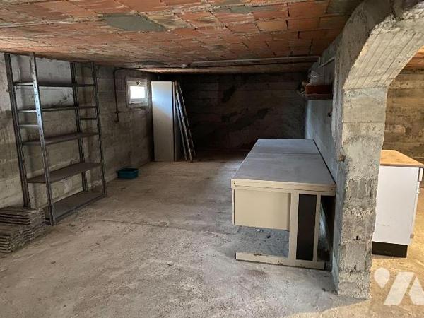 CHARTRES, quartier recherché.
Pavillon sur sous-sol composé de: 
Véranda d'entrée, salle de s...