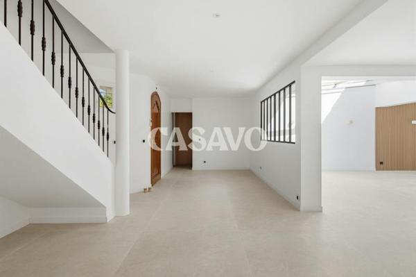 Vente Maison 5 pièces de 240m² - 13410 Lambesc