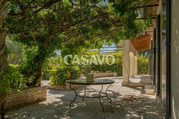 Vente Maison 5 pièces de 240m² - 13410 Lambesc
