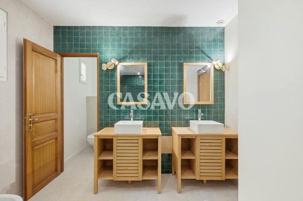 Vente Maison 5 pièces de 240m² - 13410 Lambesc