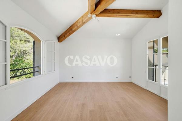 Vente Maison 5 pièces de 240m² - 13410 Lambesc