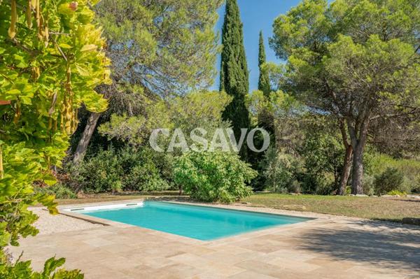 Vente Maison 5 pièces de 240m² - 13410 Lambesc