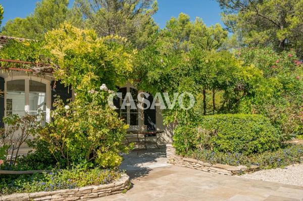 Vente Maison 5 pièces de 240m² - 13410 Lambesc