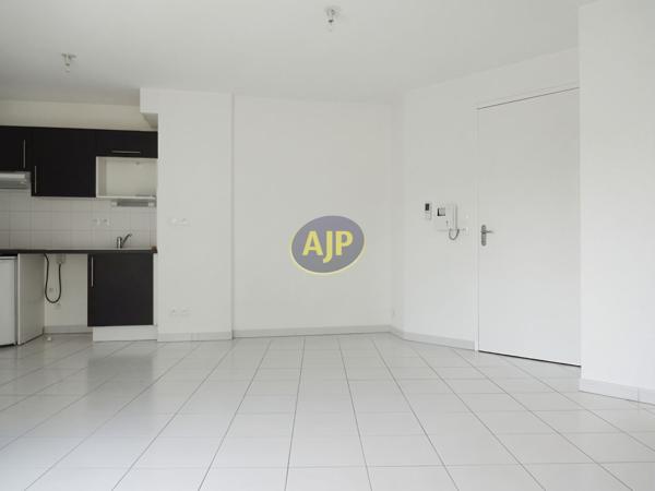 Appartement à louer Nantes : 3 pièces, 60m² avec 2 chambre(s) à 781€ - AJP Immobilier Nantes Jouzel