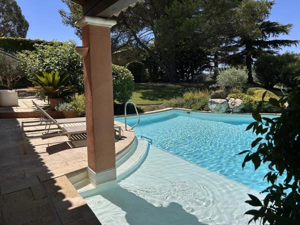 Golf de Pont Royal, maison de charme plain pied direct le fairway