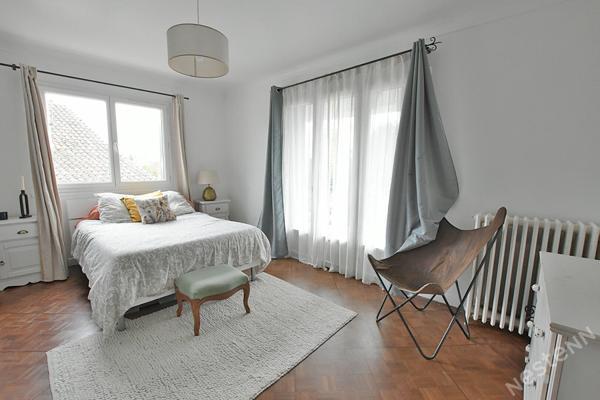 Charmante maison à vendre à Bergerac - 5 chambres et grand séjour !