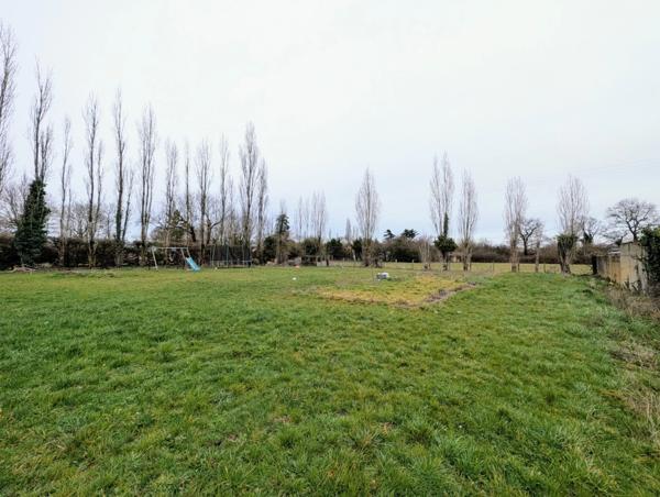 Terrain à vendre de 1 291,00 m² NUEIL LES AUBIERS (79)