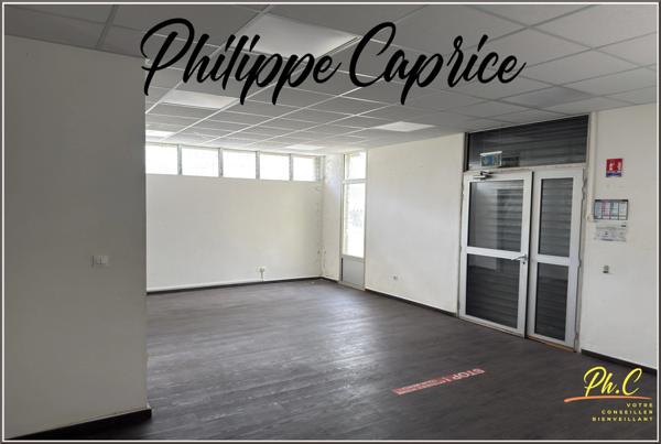 Dpt Martinique (972), à louer DUCOS Bureau - Plain pied